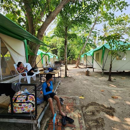 Koh Ngai Camping Restaurant @ Bar Eksteriør bilde