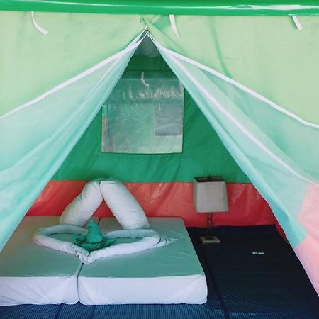 Koh Ngai Camping Restaurant @ Bar Eksteriør bilde