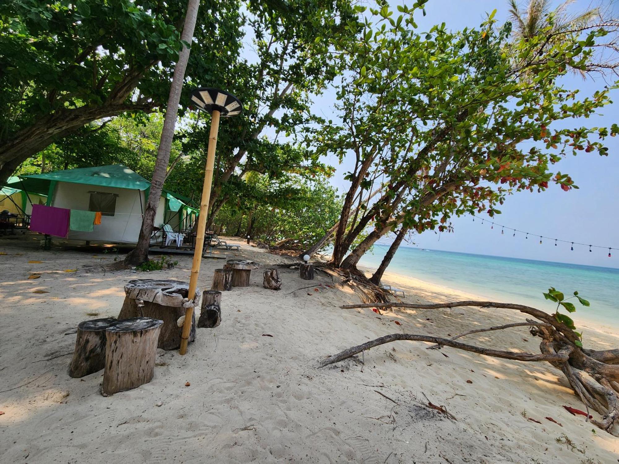 Koh Ngai Camping Restaurant @ Bar Eksteriør bilde